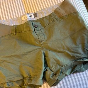 Army green old navy maternity shorts size 12